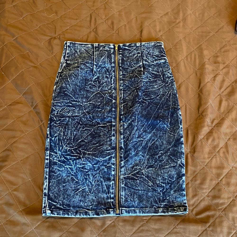 Forever 21 Zip front skirt